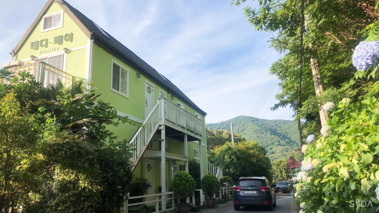 Geoje Cablecar Pension Exterior photo